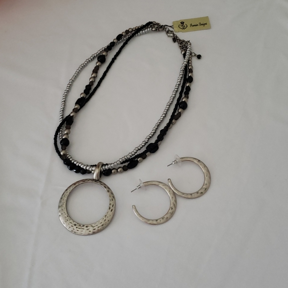 Premier Designs nightlife necklace and earrings